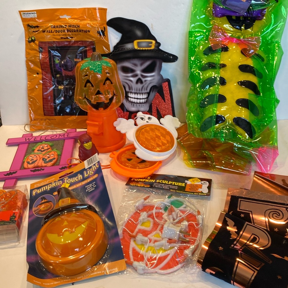NWT & Vintage Lot of 12 Halloween Items